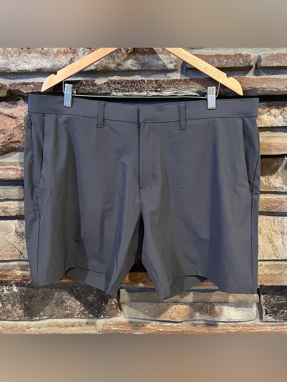 Fabletics The Only Tech Short Flat-Front Grey